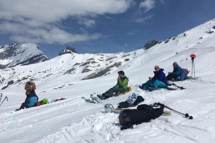 Pique-nique au bas de la descente, ave un magnifique soleil