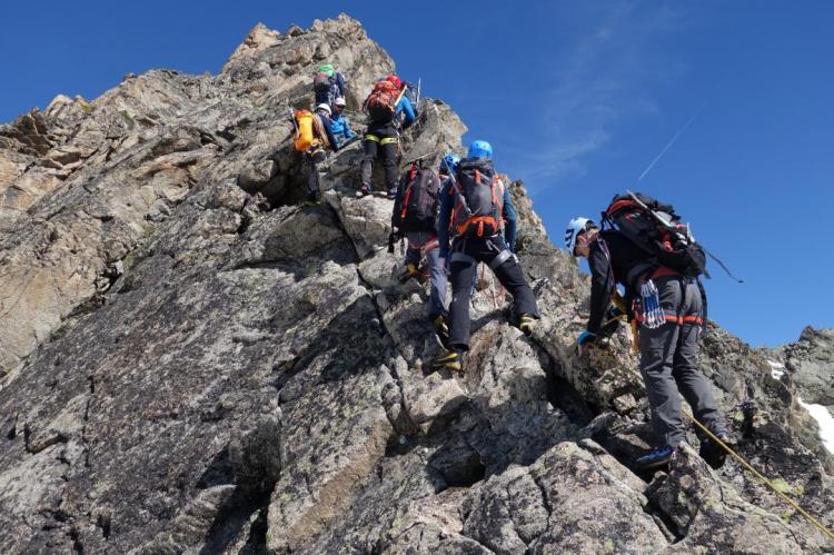 Sur l'arête de l'Aiguille de la cabane