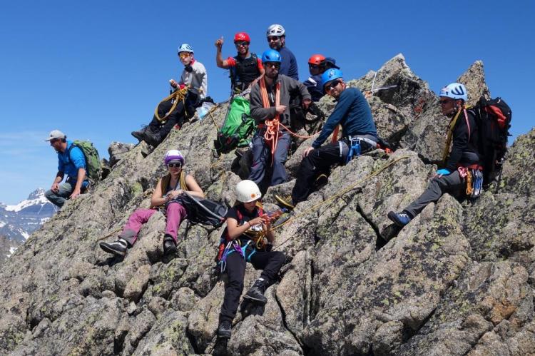 Au sommet de l'Aiguille de la Cabane; il faut encore en redescendre!