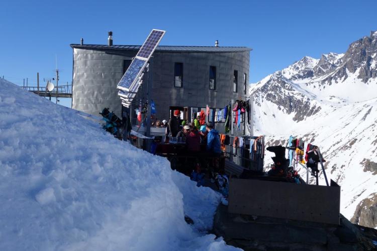 Cabane du Vélan